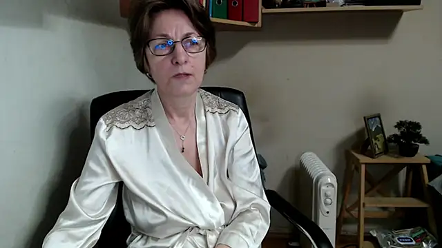 katemodel online show from February 16, 2026, 7:29 am