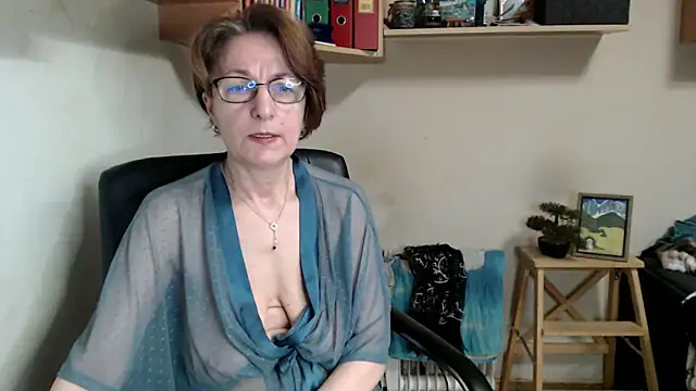 katemodel online show from May 21, 2026, 6:44 am