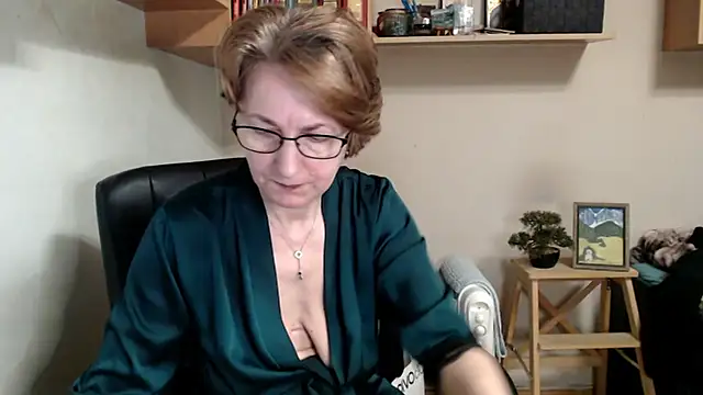 katemodel online show from April 1, 2026, 6:59 am