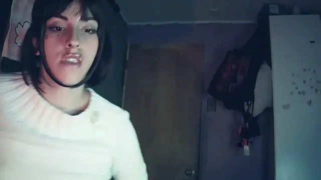 mimi miauu online show from April 22, 2026, 3:24 am