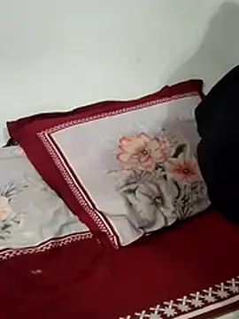 Snapshot of Honey_rose2 chatting on February 15, 2026, 2:05 pm Honey rose2 online show from February 15, 2026, 2:05 pm