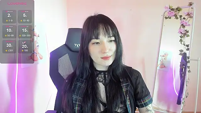 Snapshot of AliceeinWonderlanddd chatting on July 12, 2026, 2:23 am AliceeinWonderlanddd online show from July 12, 2026, 2:23 am