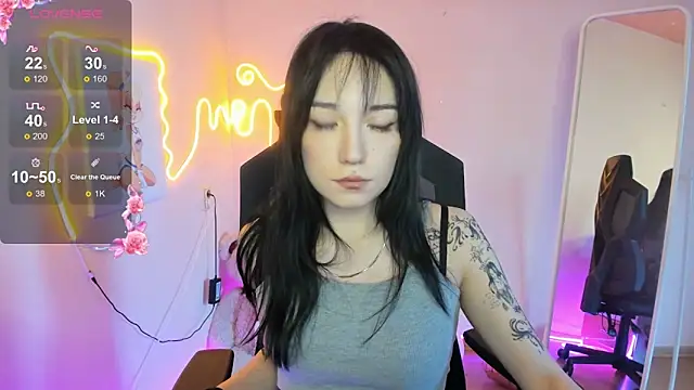 AliceeinWonderlanddd online show from February 22, 2026, 2:36 am