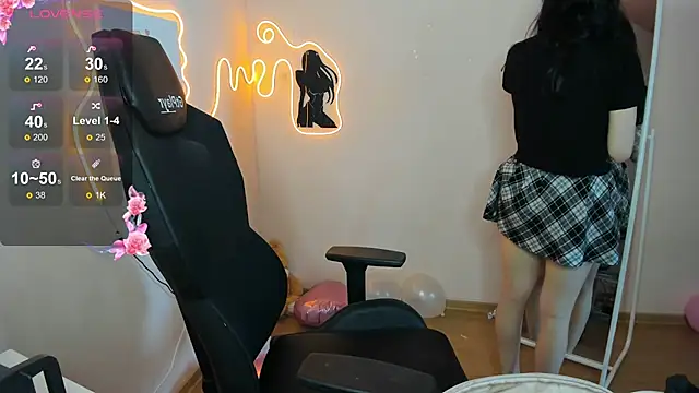 AliceeinWonderlanddd online show from February 13, 2026, 2:33 am