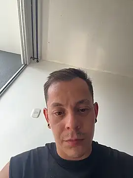 Snapshot of AxelMuller chatting on February 7, 2026, 6:38 pm AxelMuller online show from February 7, 2026, 6:38 pm