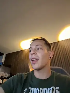 Snapshot of AxelMuller chatting on February 10, 2026, 8:46 am AxelMuller online show from February 10, 2026, 8:46 am