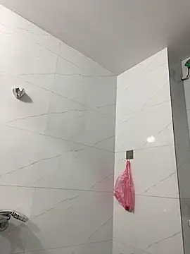 Emxinhka1 online show from April 14, 2026, 11:21 pm