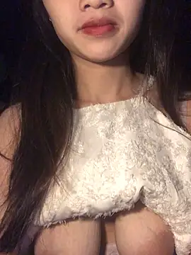 uyensexy online show from February 10, 2026, 3:05 am