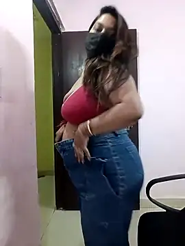 Aliya Hott online show from April 7, 2026, 5:31 am