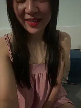 Snapshot of hotgirl-sexy chatting on February 15, 2026, 4:17 pm hotgirl-sexy online show from February 15, 2026, 4:17 pm