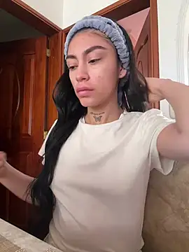 Snapshot of Bonny_Eva chatting on February 4, 2026, 7:31 pm Bonny Eva online show from February 4, 2026, 7:31 pm