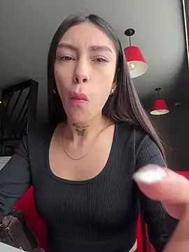 Snapshot of Bonny_Eva chatting on July 13, 2026, 6:18 pm Bonny Eva online show from July 13, 2026, 6:18 pm