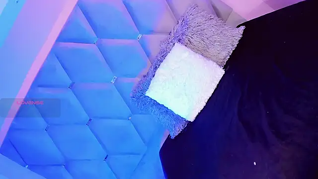 EmmaSweet23 online show from April 13, 2026, 8:13 pm