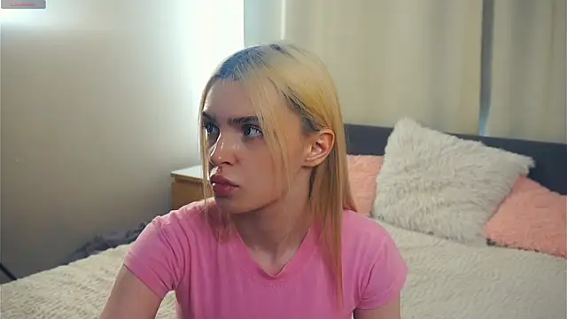 Snapshot of PatricePerlow chatting on February 15, 2026, 7:51 am PatricePerlow online show from February 15, 2026, 7:51 am