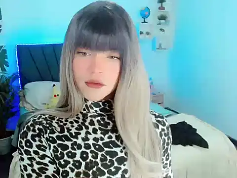 ZoeSchmmit online show from June 27, 2026, 7:42 pm