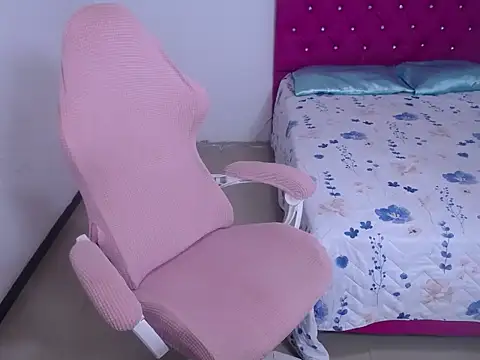 sara queen69 online show from February 15, 2026, 11:20 am