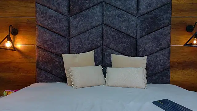 AnnieRouse   online show from February 11, 2026, 11:43 am