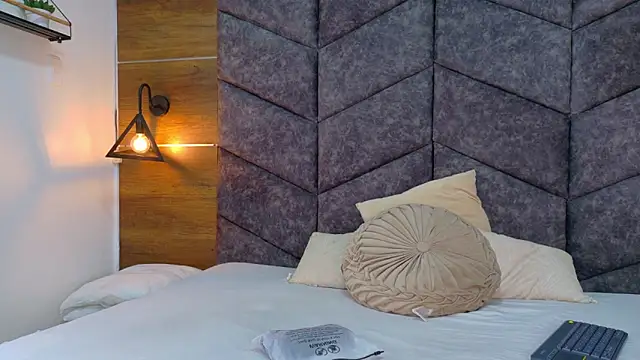 AnnieRouse   online show from February 24, 2026, 11:44 am