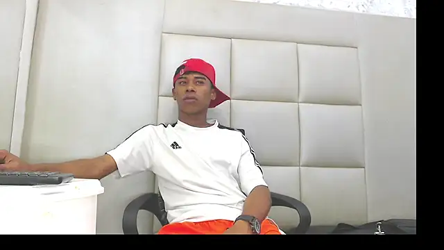 TonnyMarck online show from February 10, 2026, 7:07 am