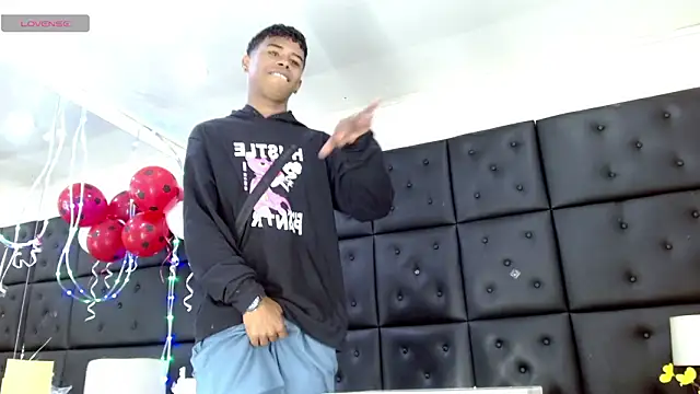 TonnyMarck online show from February 16, 2026, 3:27 am