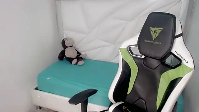 Liarr  online show from February 23, 2026, 8:09 pm