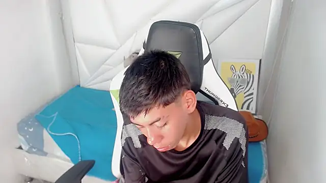 Liarr  online show from February 5, 2026, 8:48 pm