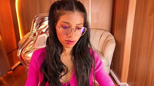 Alina b  online show from June 19, 2026, 7:41 pm