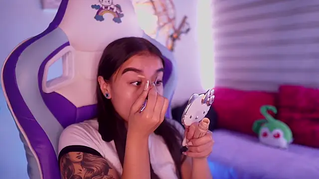 Snapshot of mavi_boo chatting on February 13, 2026, 7:03 pm mavi boo online show from February 13, 2026, 7:03 pm