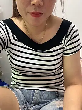 Snapshot of Baby-lovely69 chatting on February 5, 2026, 3:24 am Baby-lovely69 online show from February 5, 2026, 3:24 am