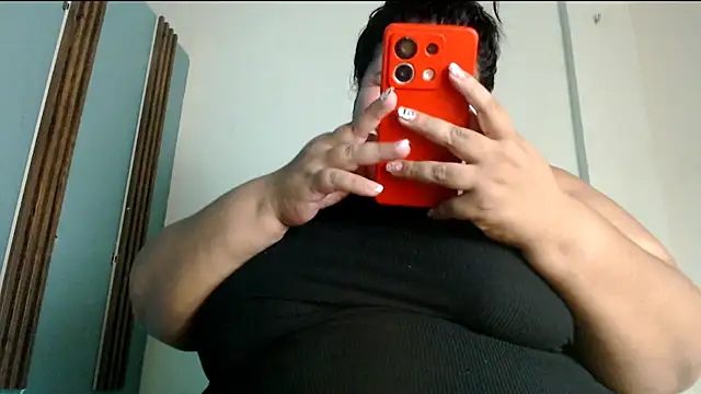 Snapshot of katalina_gomez6921 chatting on February 24, 2026, 4:13 am katalina gomez6921 online show from February 24, 2026, 4:13 am