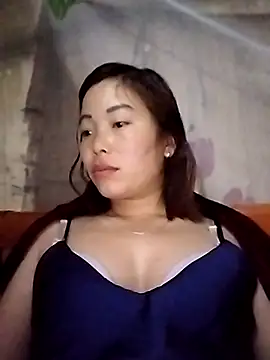 Ella-aa online show from March 16, 2026, 9:28 pm