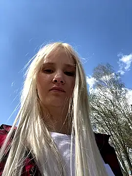 Snapshot of CrystalLili chatting on May 5, 2026, 8:39 am CrystalLili online show from May 5, 2026, 8:39 am