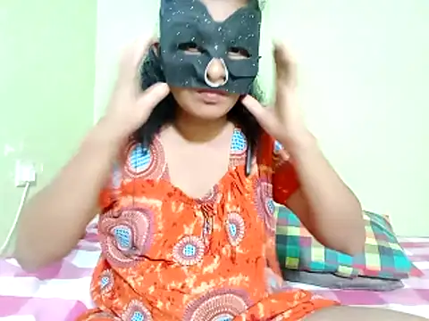 ShaniNsula2026 online show from April 1, 2026, 5:21 pm