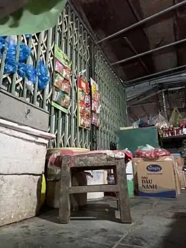 Snapshot of YANINA120 chatting on February 6, 2026, 10:33 am YANINA120 online show from February 6, 2026, 10:33 am