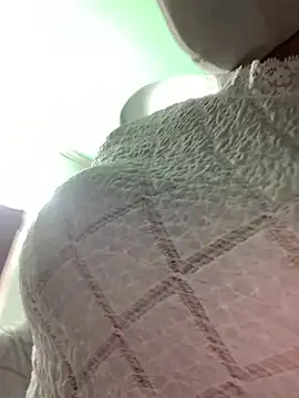 Snapshot of YANINA120 chatting on February 18, 2026, 1:58 am YANINA120 online show from February 18, 2026, 1:58 am