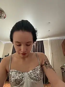 Snapshot of MiaTee chatting on February 4, 2026, 4:07 am MiaTee online show from February 4, 2026, 4:07 am