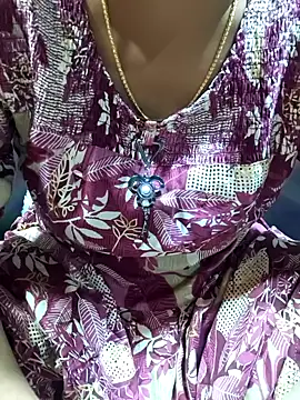 Snapshot of call_me_rani143 chatting on February 15, 2026, 1:43 pm call me rani143 online show from February 15, 2026, 1:43 pm