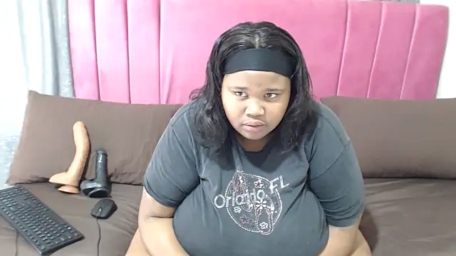 BustyBmw online show from March 19, 2026, 9:53 am