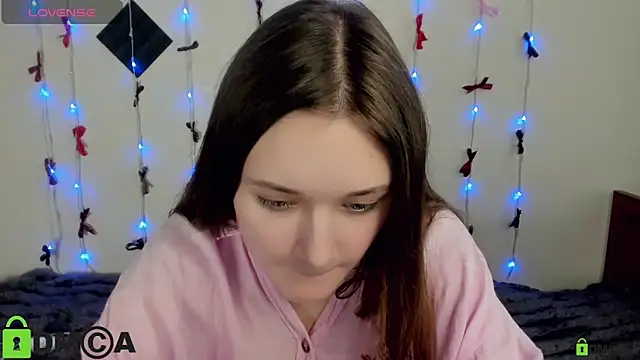 Snapshot of Elina_X chatting on June 4, 2026, 1:27 pm Elina X online show from June 4, 2026, 1:27 pm