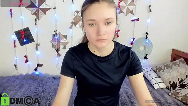 Snapshot of Elina_X chatting on June 13, 2026, 1:31 pm Elina X online show from June 13, 2026, 1:31 pm