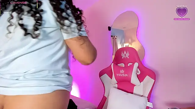 Snapshot of LOU_22_ chatting on February 25, 2026, 1:00 pm LOU 22 online show from February 25, 2026, 1:00 pm