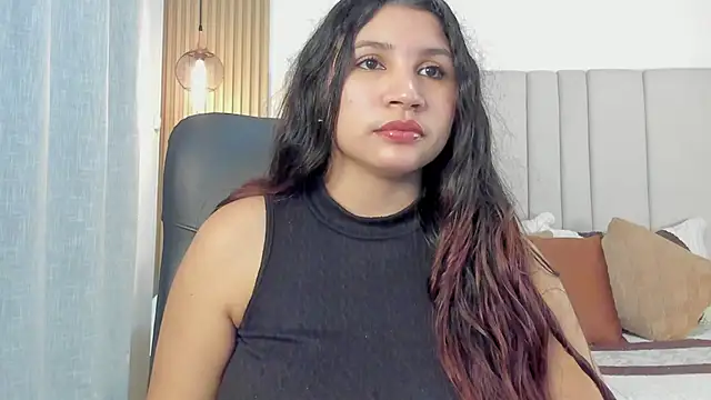 Victoria Rosee online show from April 16, 2026, 1:23 pm