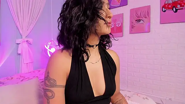 Cleo Foxx online show from April 13, 2026, 11:47 am