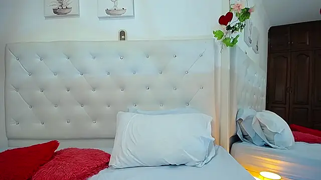 honeybliss  online show from February 28, 2026, 9:25 pm