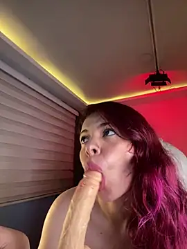 Snapshot of MiaTorres4 chatting on February 23, 2026, 12:17 pm MiaTorres4 online show from February 23, 2026, 12:17 pm