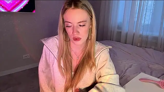 Between Eeys online show from March 11, 2026, 3:06 pm