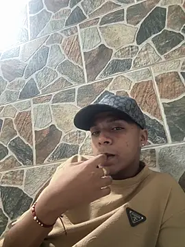 hotboyluxe online show from May 16, 2026, 1:48 am