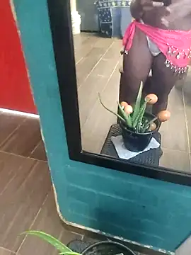 natalia-2302 online show from April 6, 2026, 7:37 pm