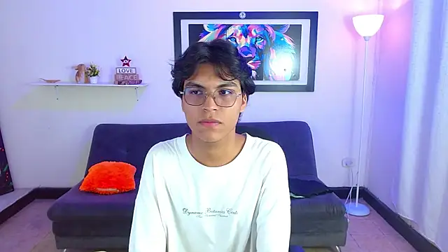 Maecum18 online show from March 4, 2026, 8:27 pm