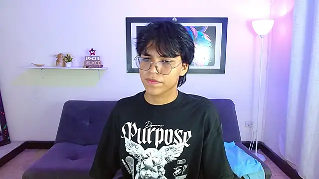 Snapshot of Maecum18 chatting on February 13, 2026, 8:42 pm Maecum18 online show from February 13, 2026, 8:42 pm